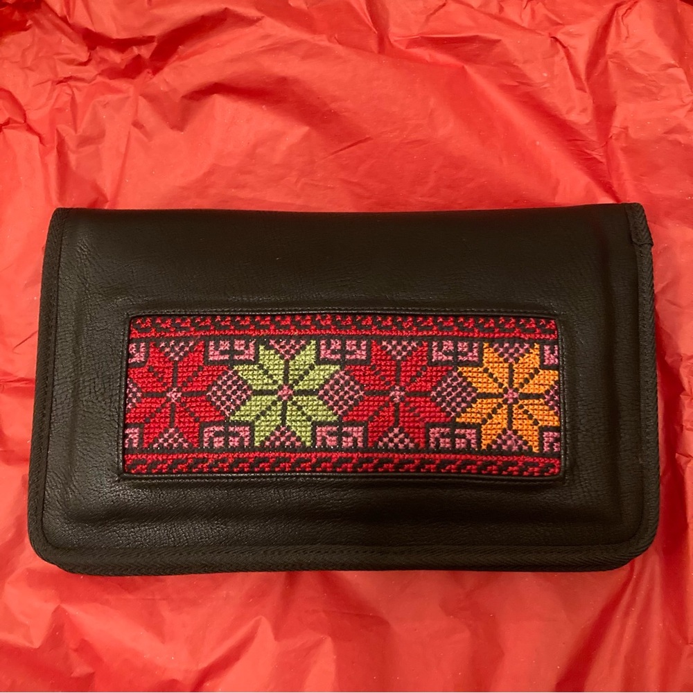 Embroidered Tatreez Crossbody